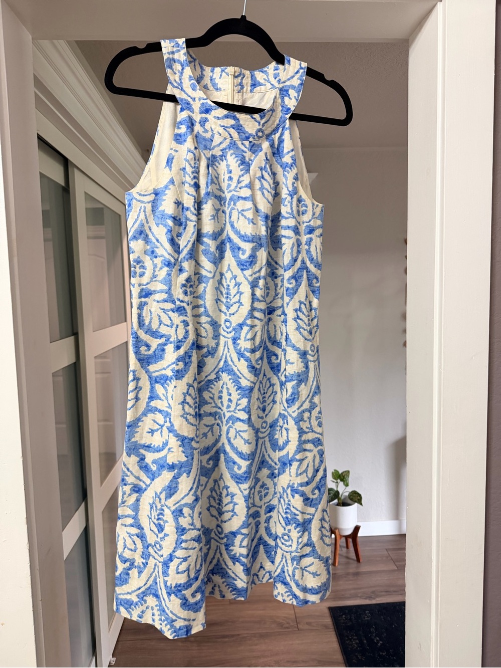 J. McLaughlin Cream and Blue Floral Jacquard Midi Dress
